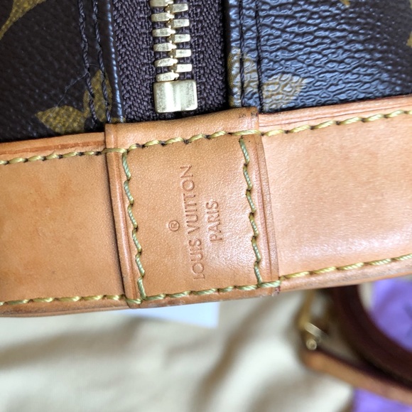 ❌SOLD❌ Authentic Louis Vuitton Alma BB monogram - Picture 3 of 8